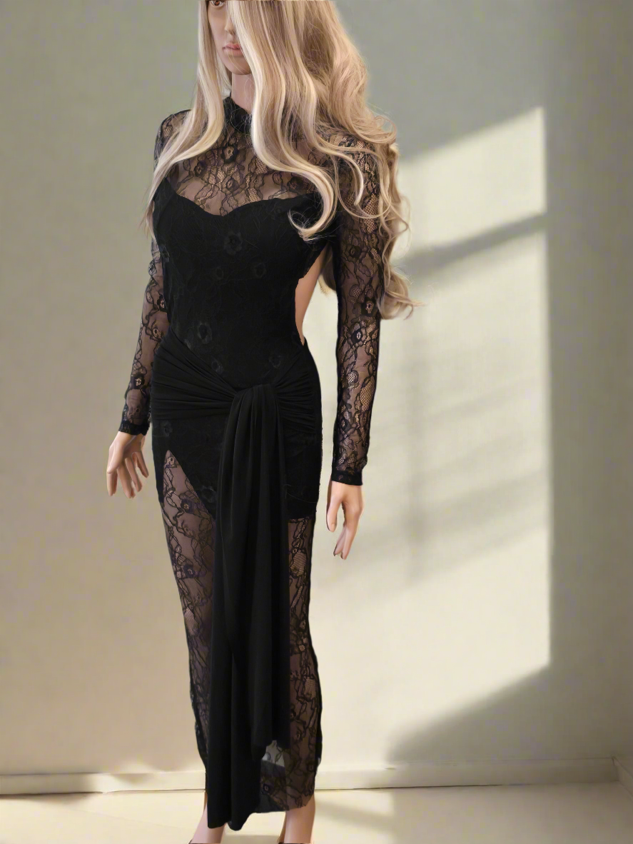 Langes Spitzenkleid