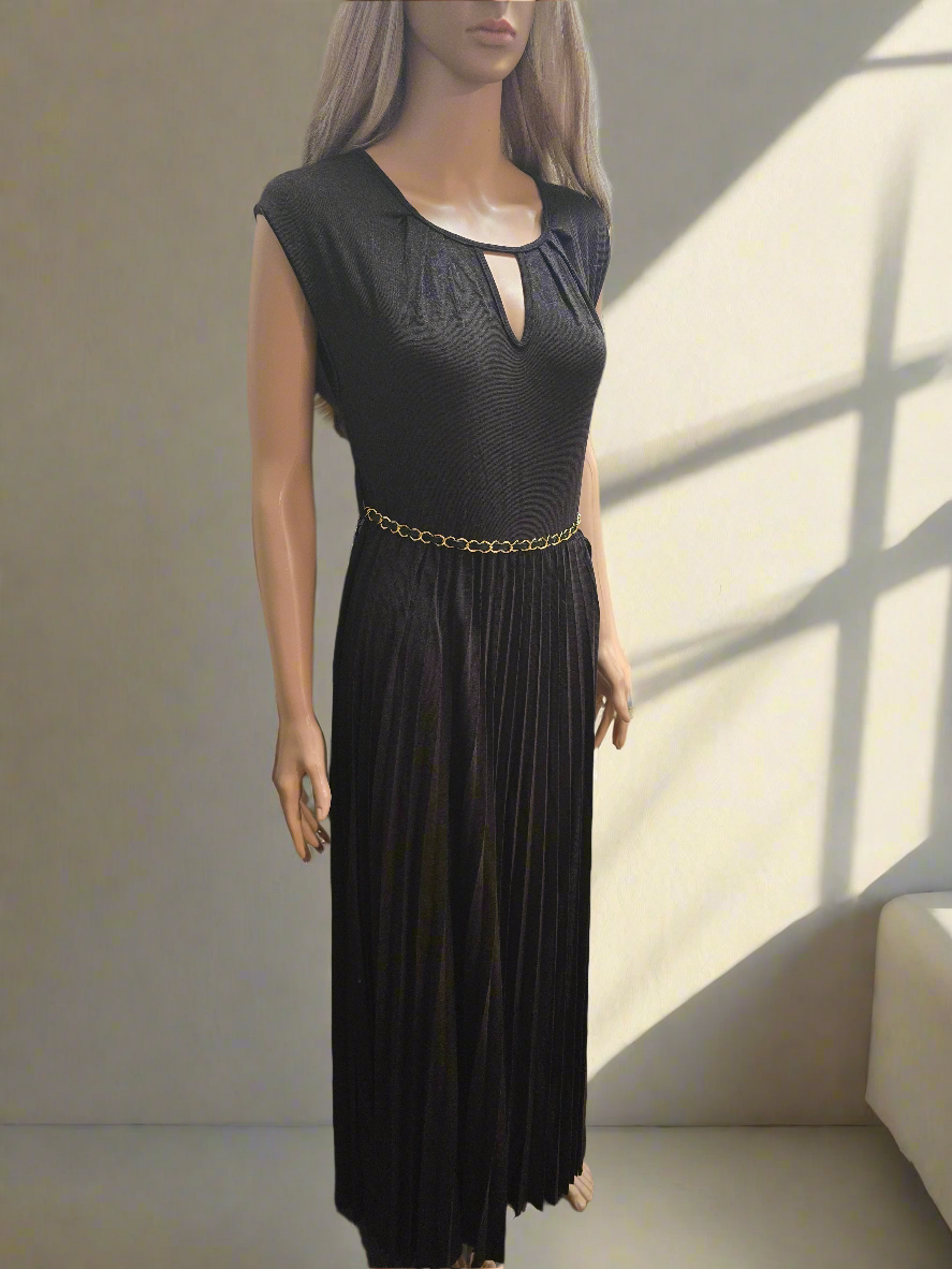 Langes Kleid mit Shorts