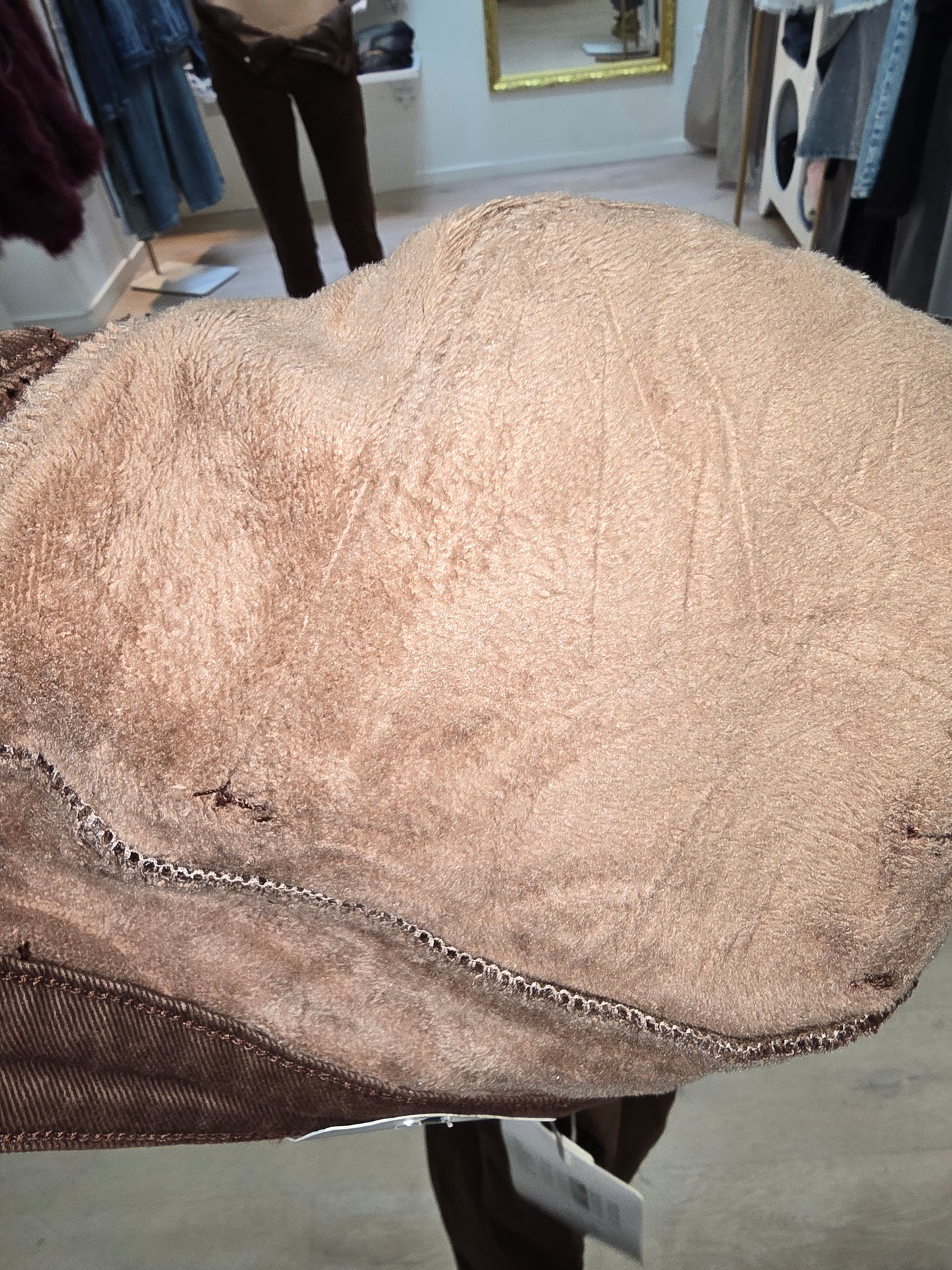 Braune Jeans mit Fleece