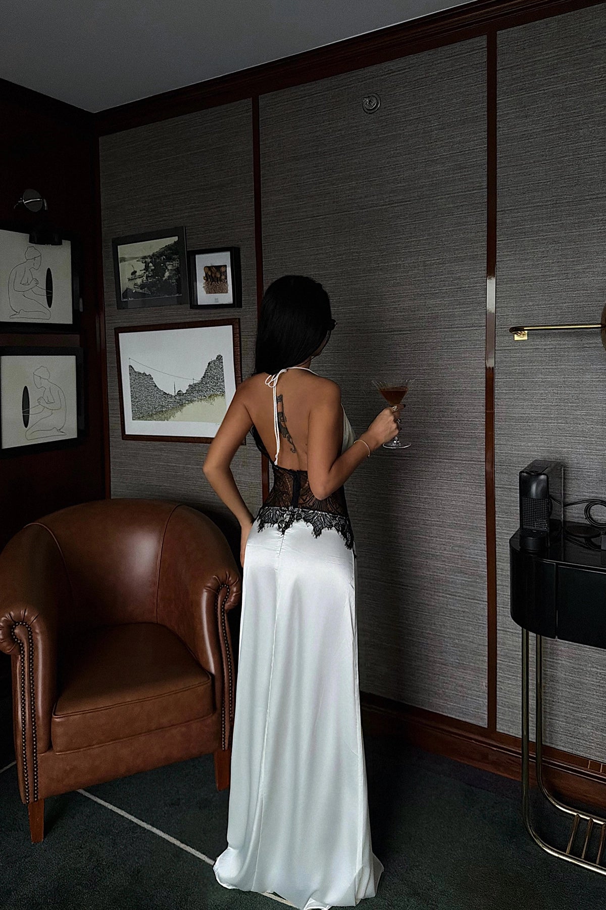 Kleid mit Spitzen Taille