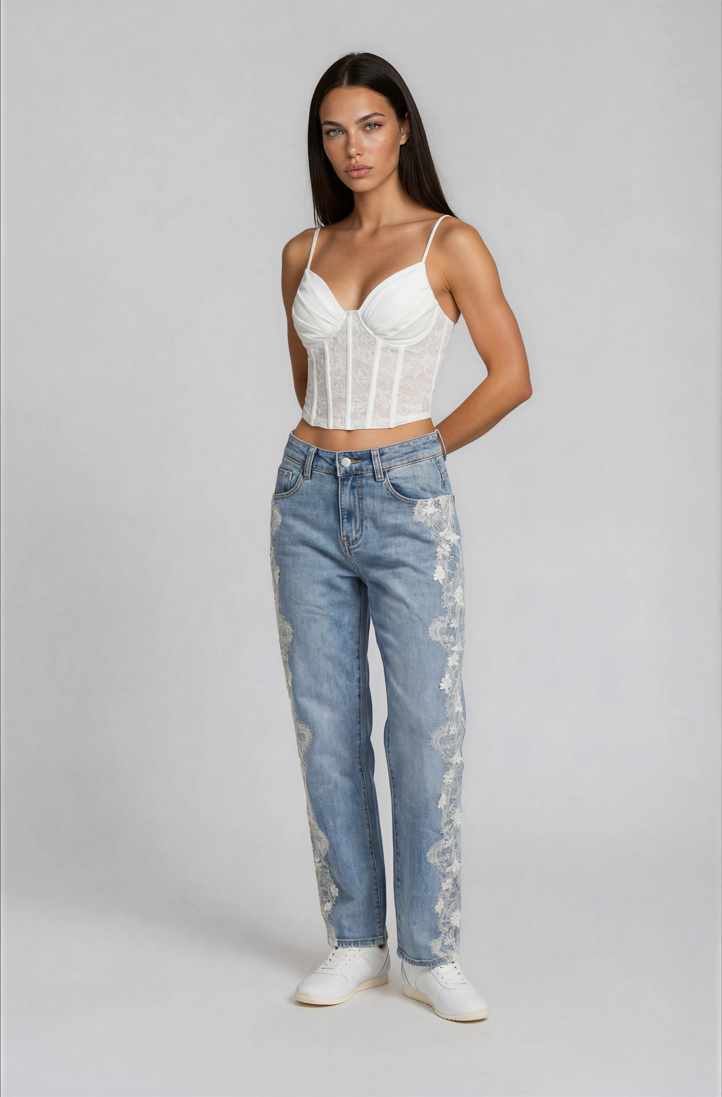 Jeans mit Blumenspitze