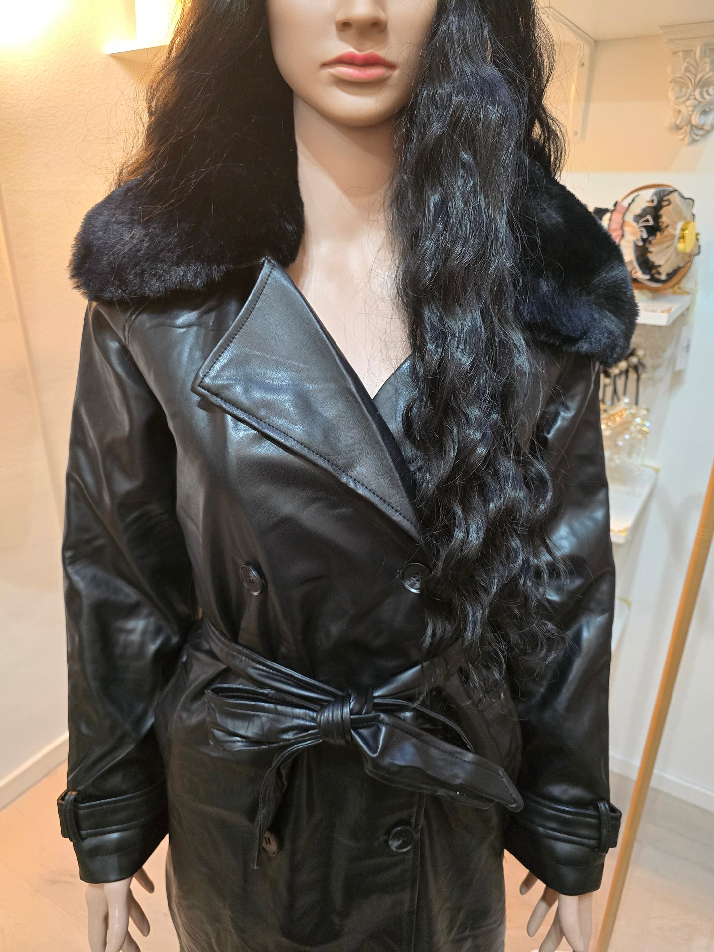 Lange Lederjacke mit Fell