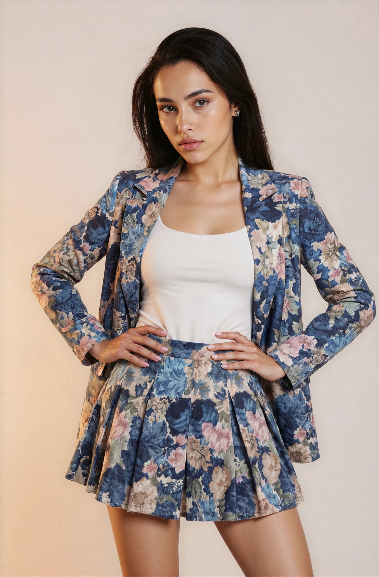 Kurzer Shortsrock mit Blumenmuster