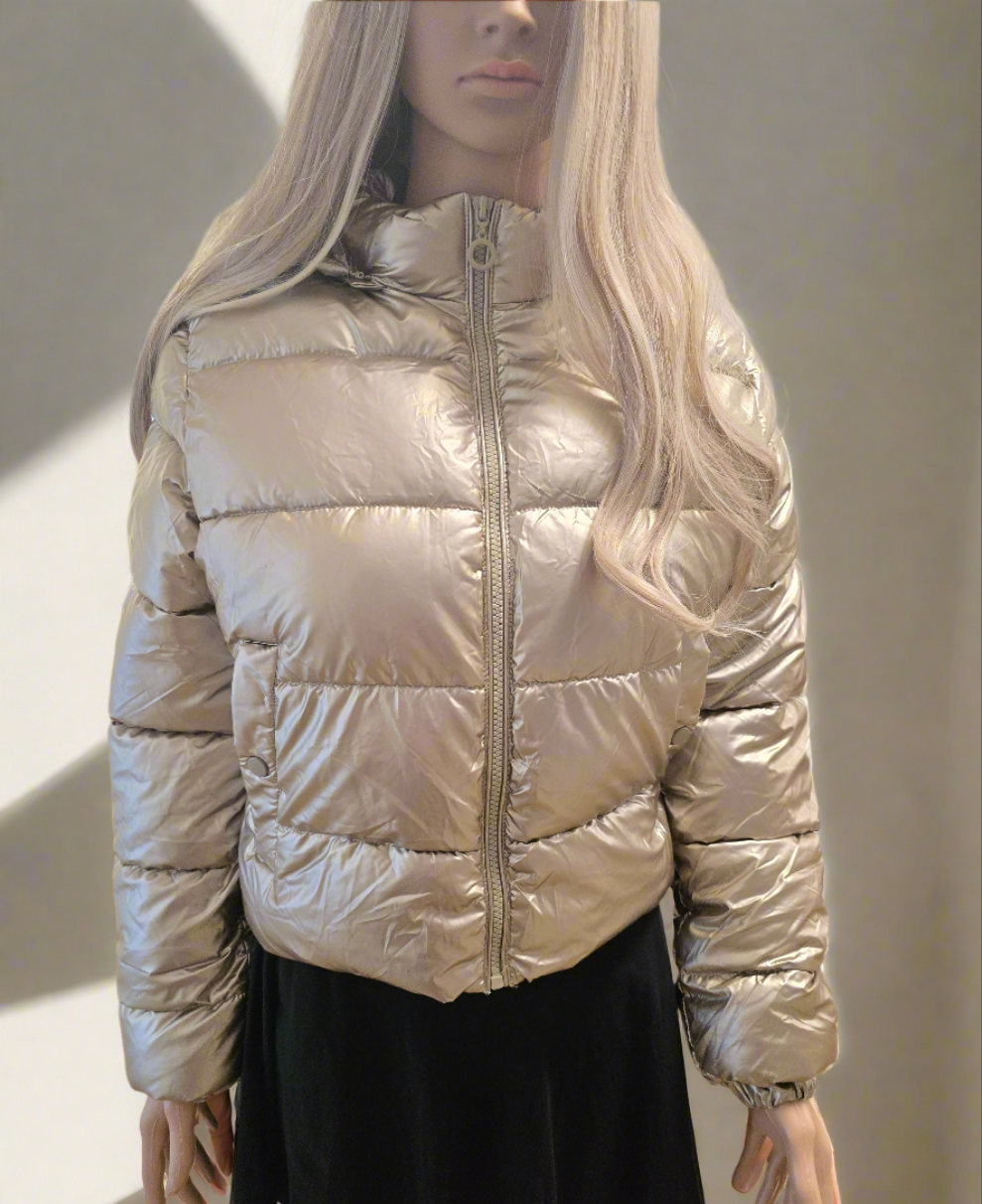 Kurze Steppjacke mit Kapuze