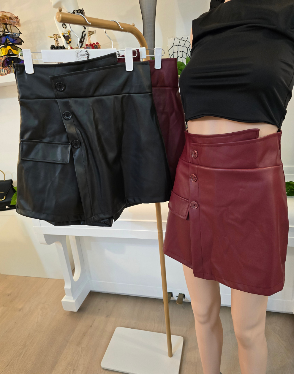 Shortskirt Leder