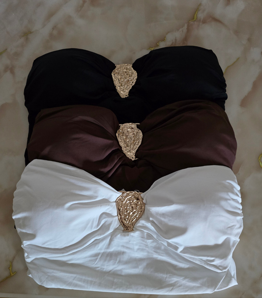 Top mit Brosche