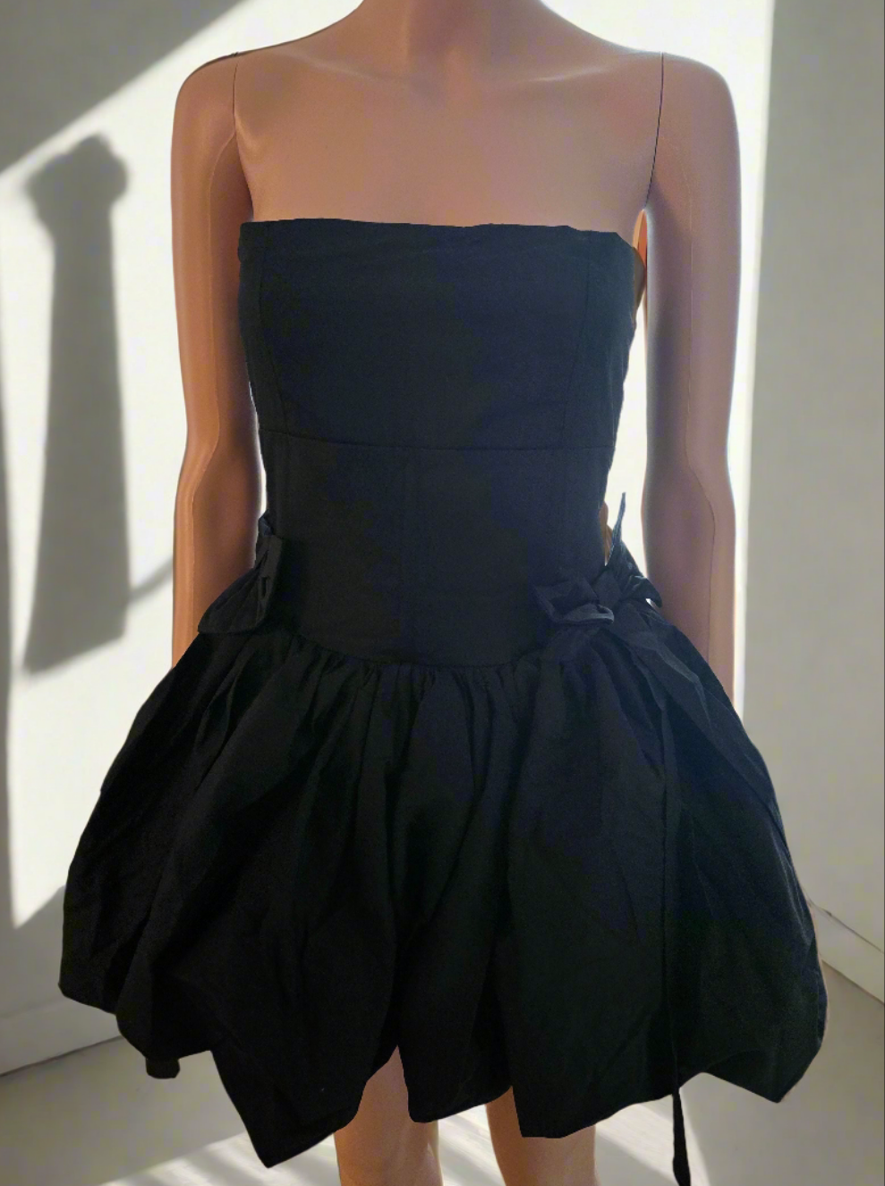 Kleid mit Schleife