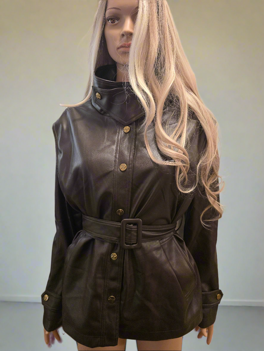 Lederjacke mit Gürtel und hohem Kragen