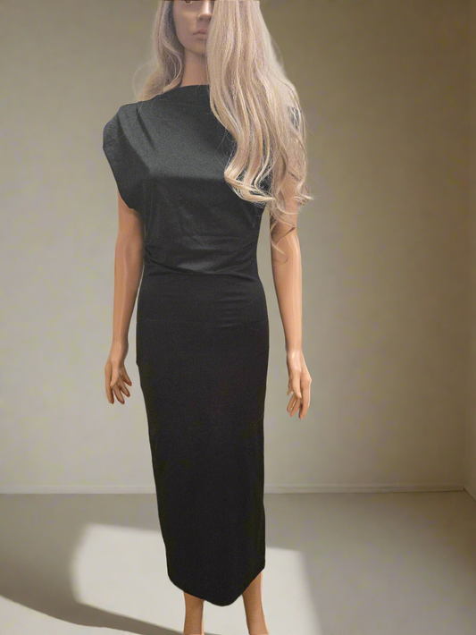Langes Kleid mit Schulterpolster