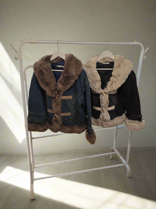 Jeansjacke mit Fell