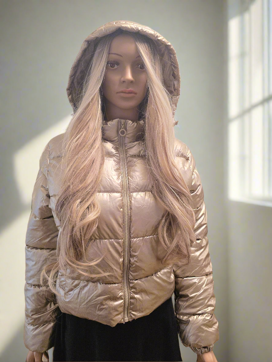 Kurze Steppjacke mit Kapuze