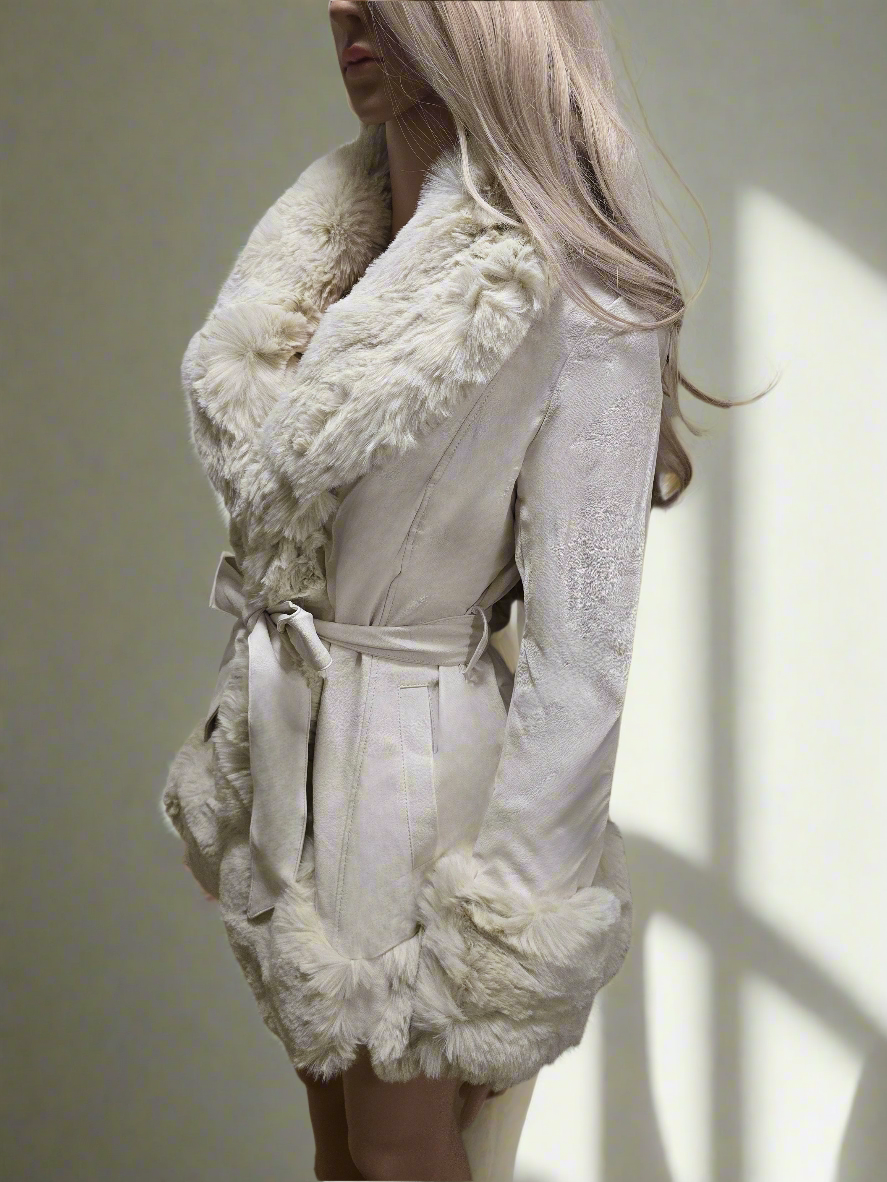 Lange Lederjacke mit Fell