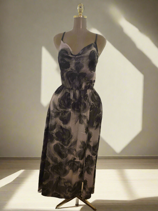 Kleid mit Schlitz