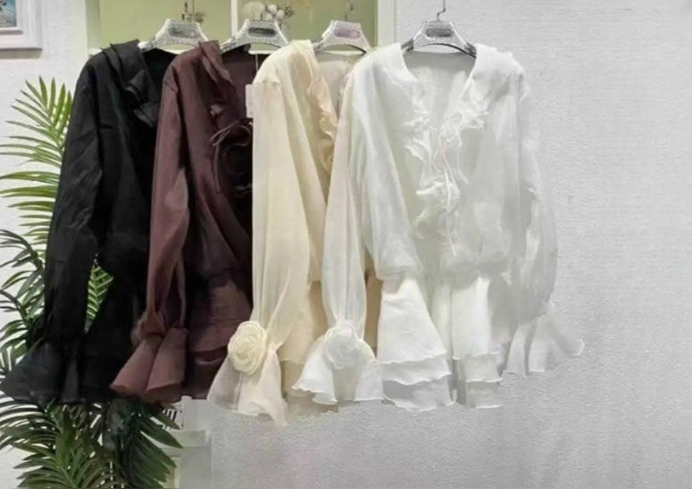Kurzes Kleid mit Tüll