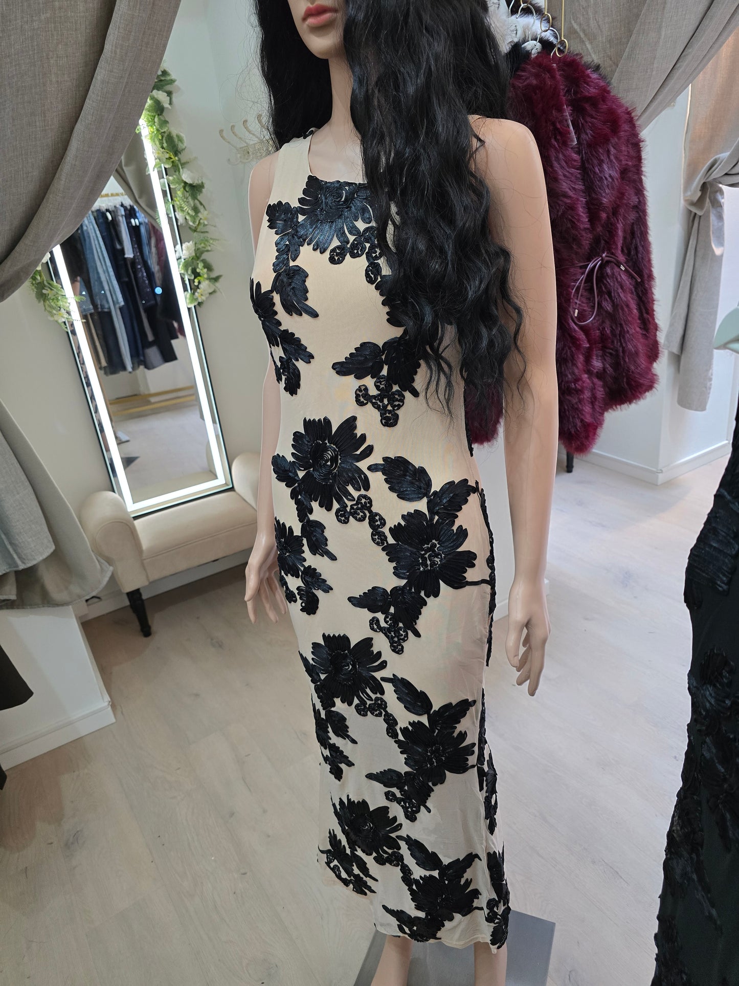 Ärmelloses Kleid mit Muster