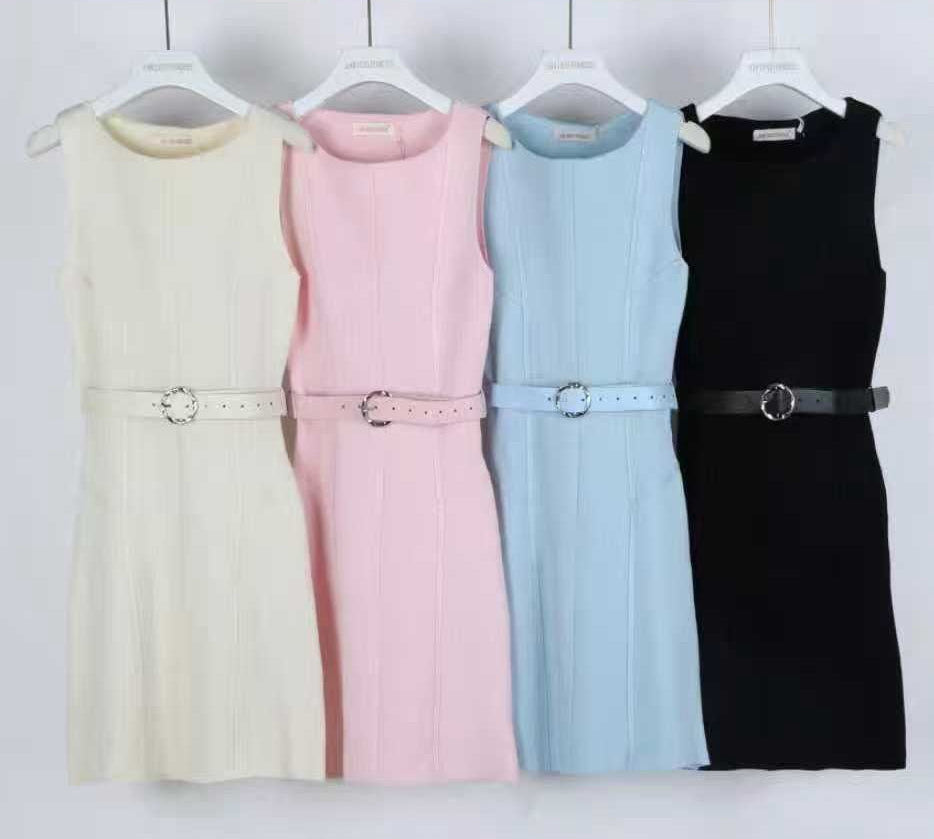 Kleid A Linie mit Gurt