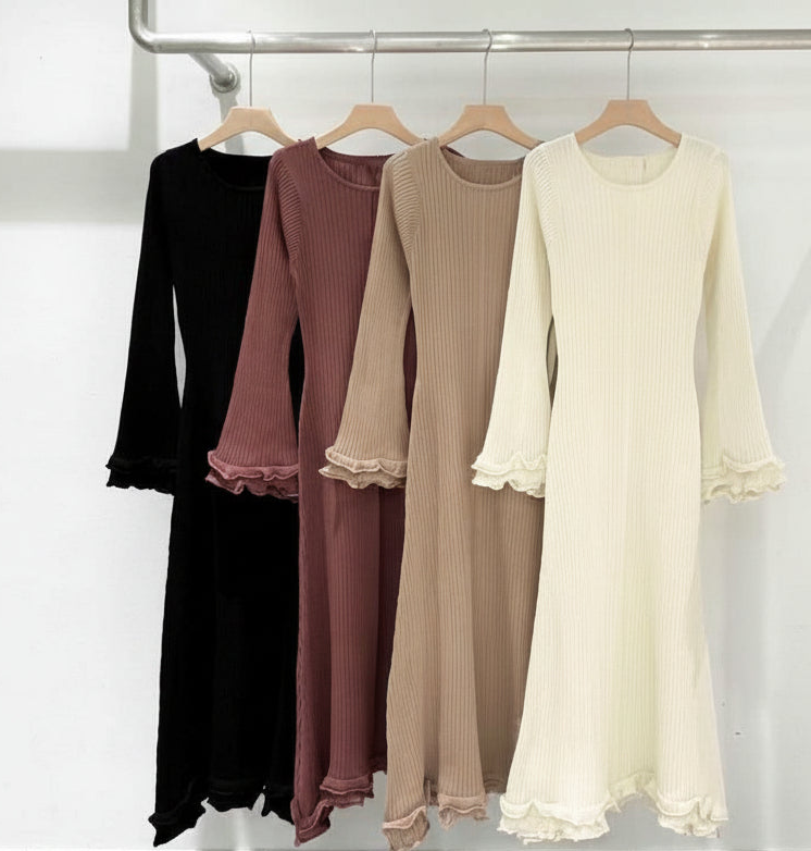 Langes Kleid mit Wellen an den Säumen