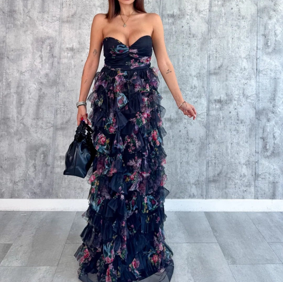 Langes Kleid mit Rüschen