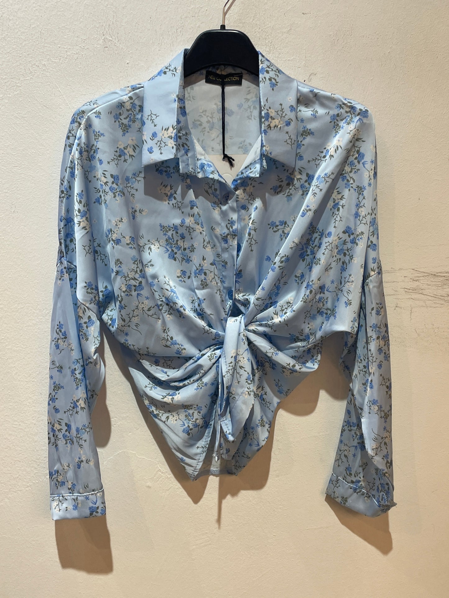 Hemd mit kleinen Blumenmuster