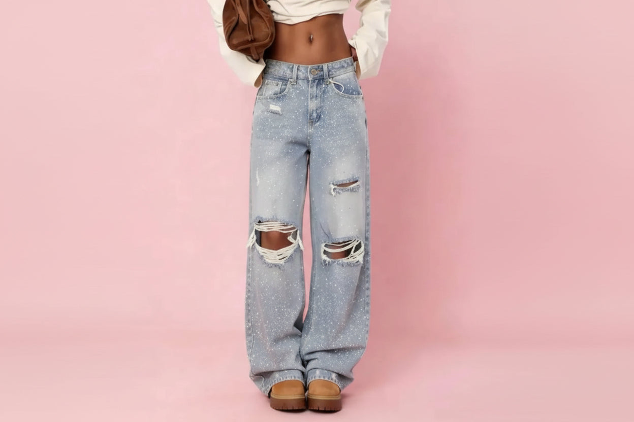 Gerissene Jeans mit Strass