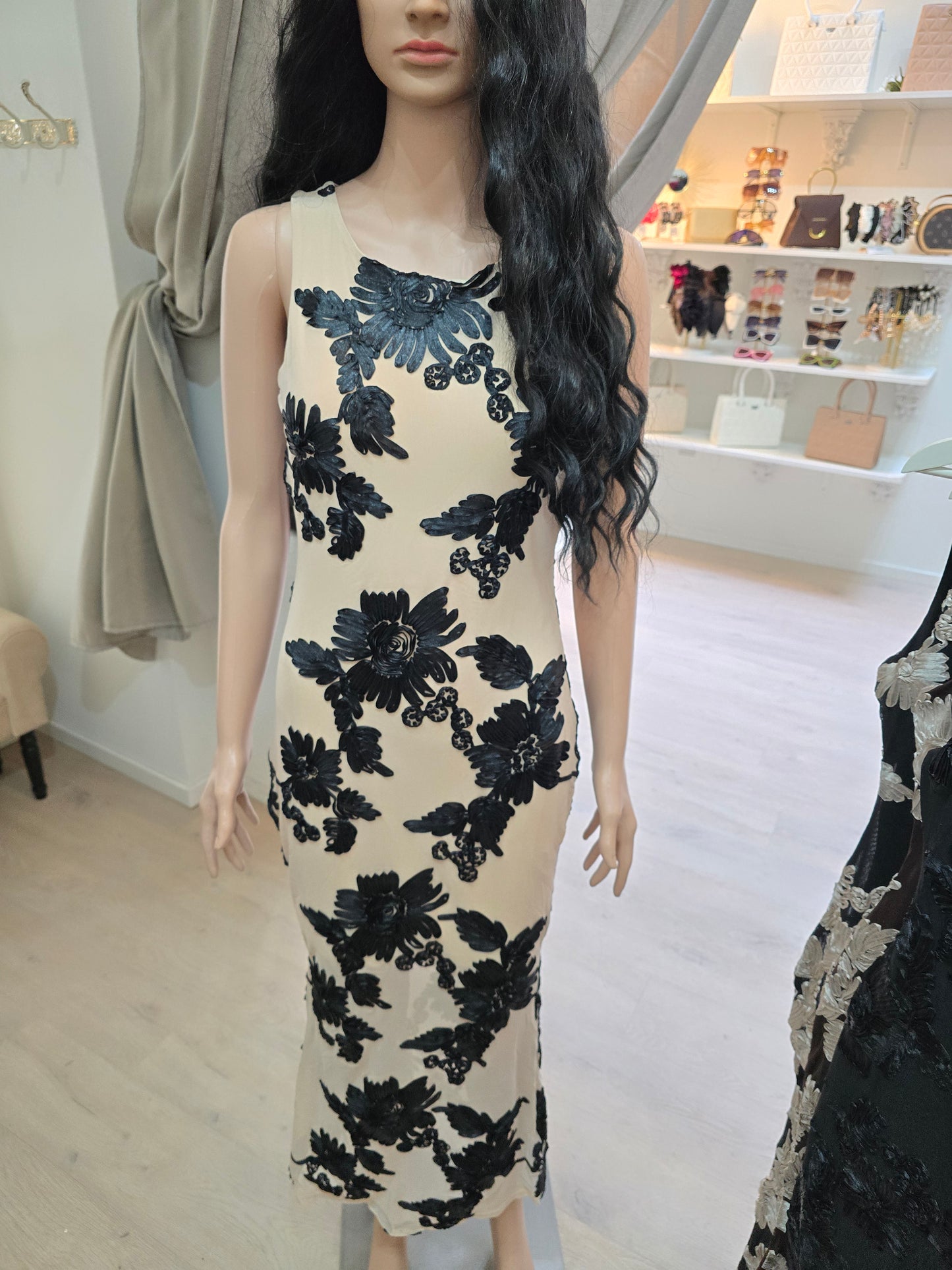 Ärmelloses Kleid mit Muster