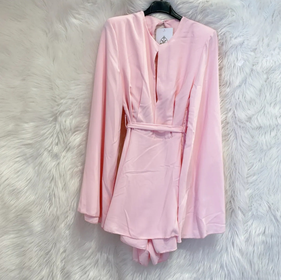 Langärmeliges A Linien Kleid mit Shorts