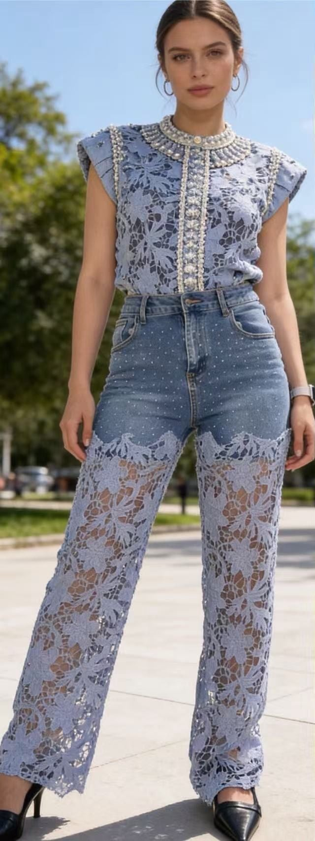 Spitzenjeans mit Strass