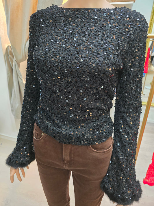 Pailetten Oberteil mit Fellärmel