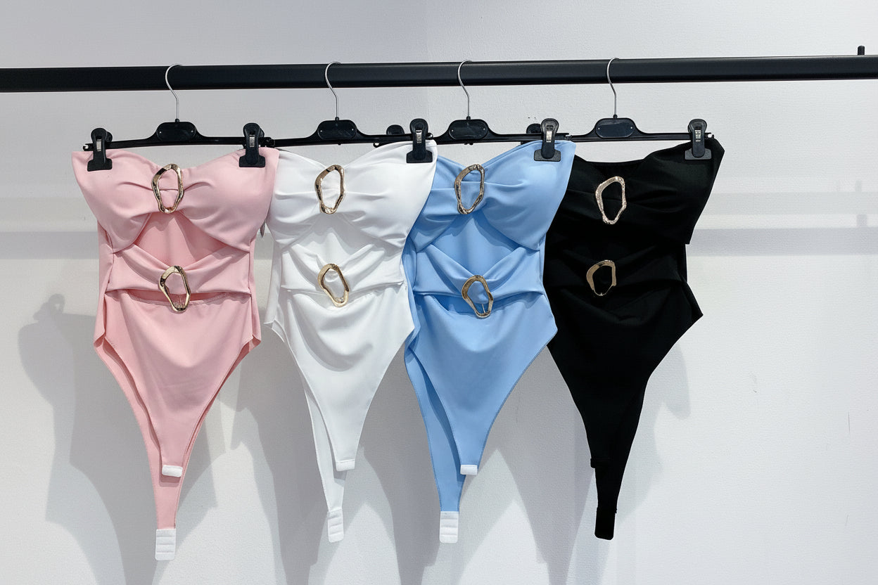Body mit Goldenen Details