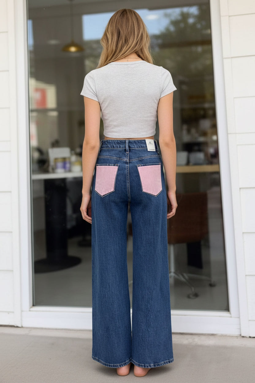 Jeans Wide Leg mit Rosa Tasche