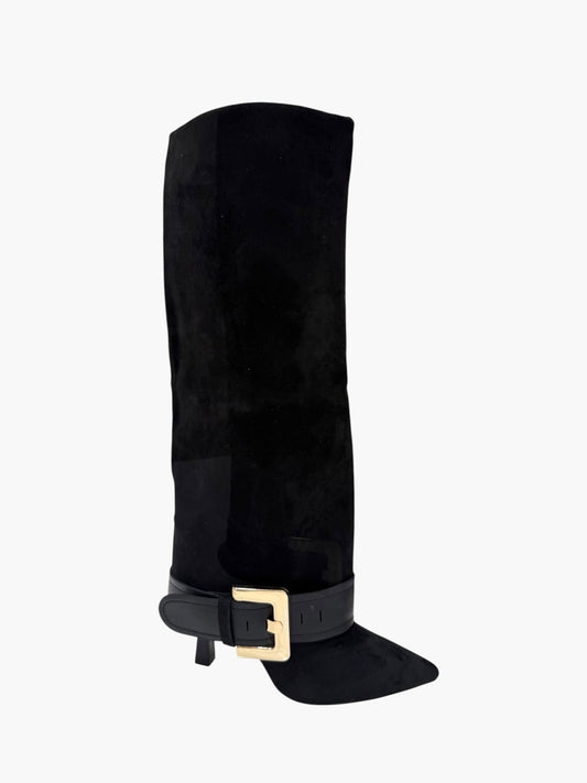 Stiefel mit Statement-Schnalle