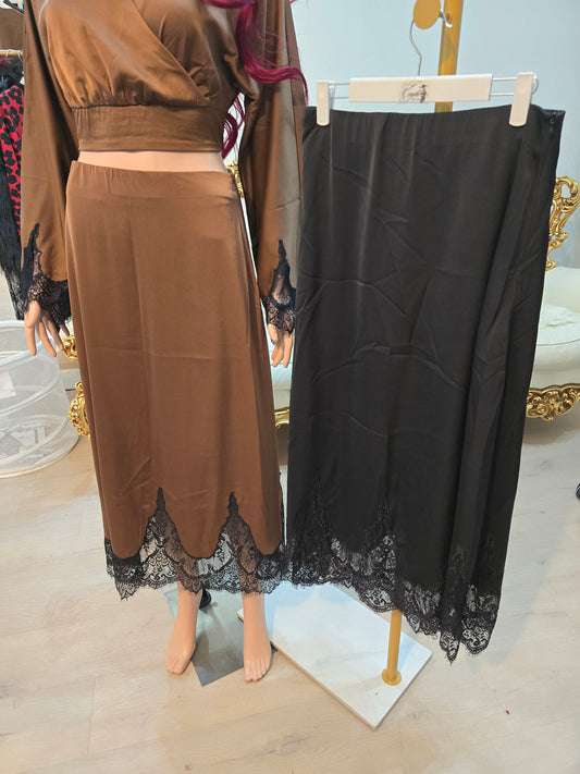 Satin Rock mit Spitze