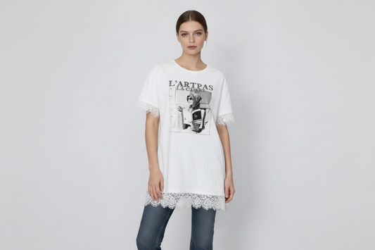 Langes T-Shirt mit Spitzenbesatz