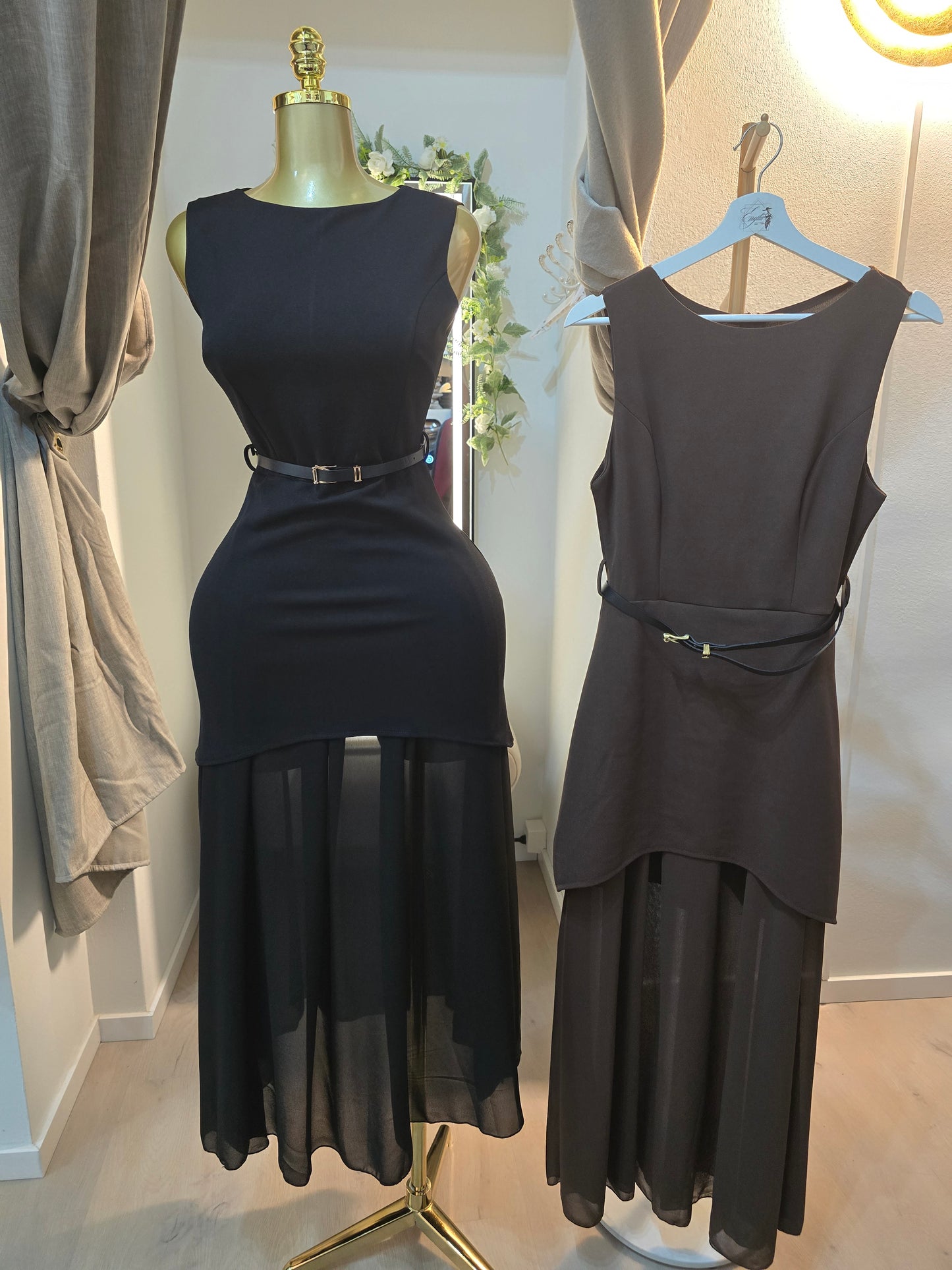 Langes Kleid mit Tüll