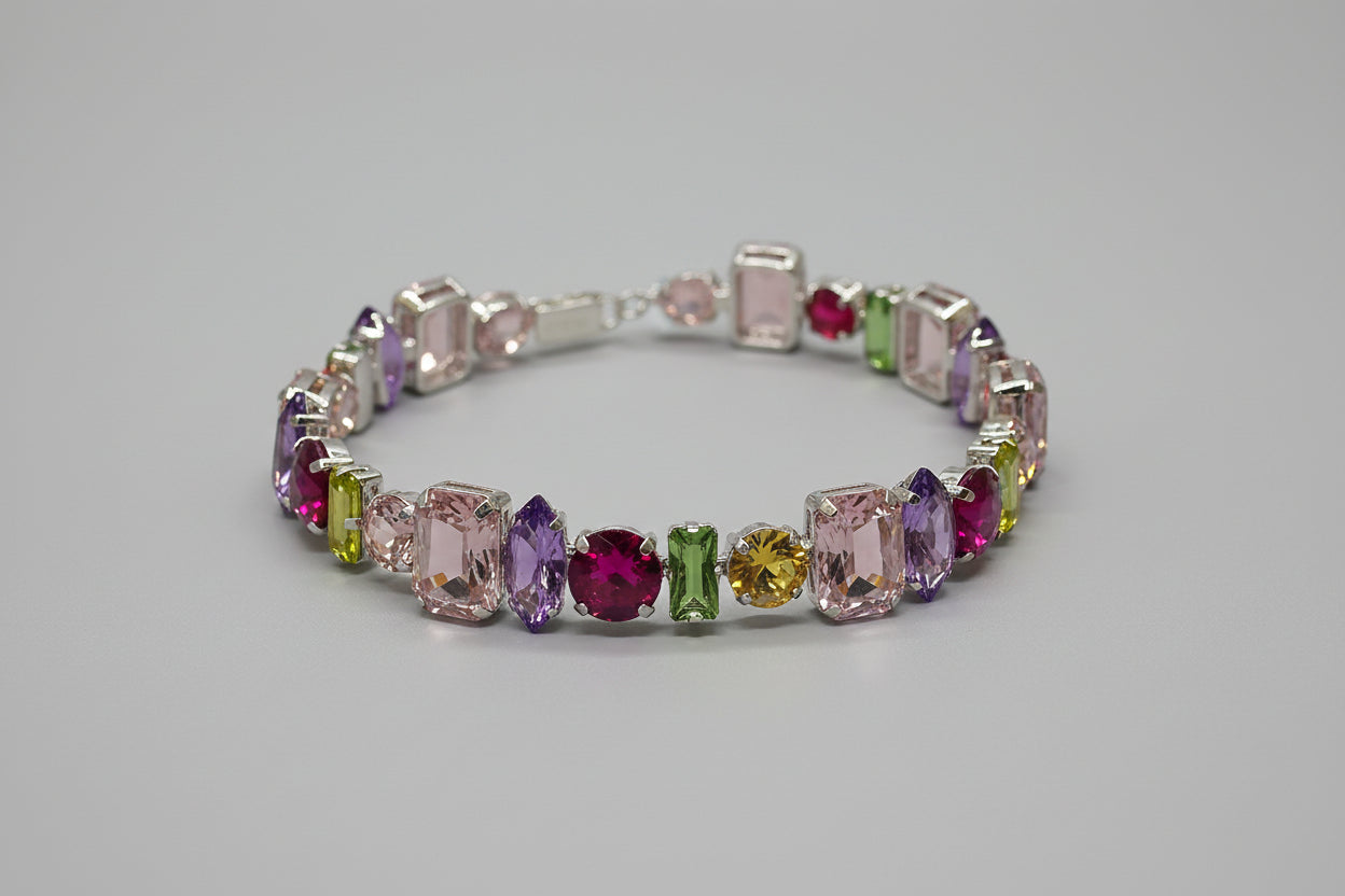 Armband unterschiedliche Steine
