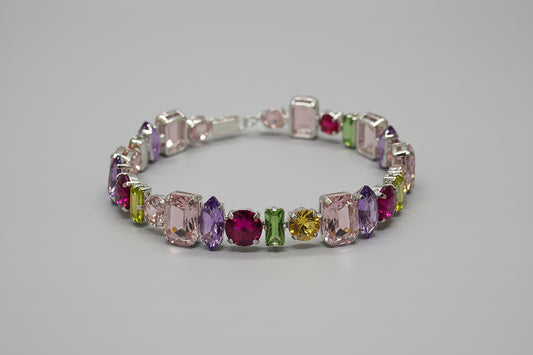 Armband unterschiedliche Steine