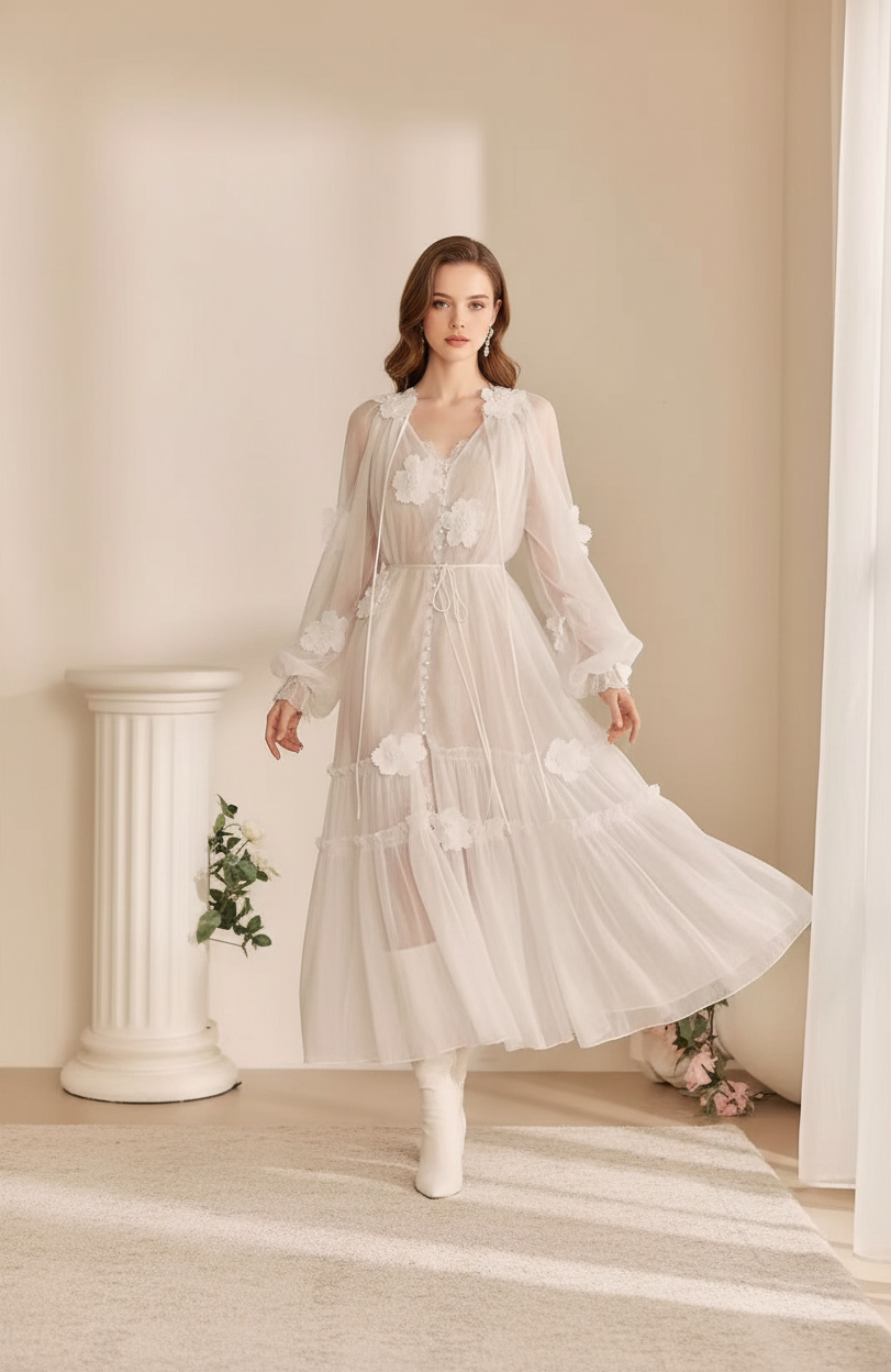 Tüll-Maxikleid mit Blumenapplikationen