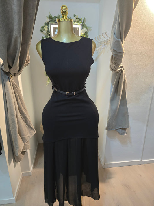 Langes Kleid mit Tüll